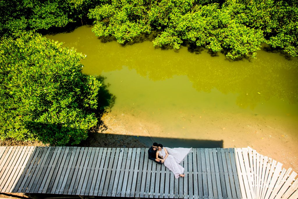 outdoor couple photoshoot